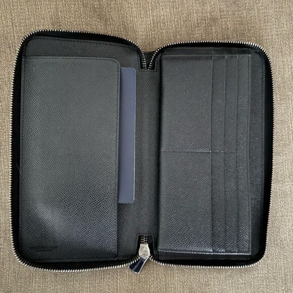 Dolce and Gabanna Black Leather Large Zip Wallet - Picture 7 of 8